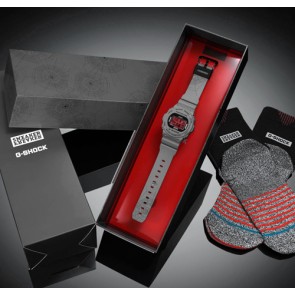 Relogio Casio G-Shock DW-5700SF-1ER SNEAKER FREAKER